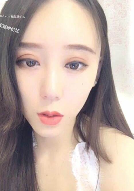 最新虎牙美女《艾薇儿baby》资源