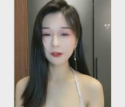 最新绿播萌妹下海！尺度突破-七月、野原小兔