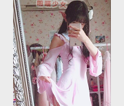 最新Venus-深受宅男喜爱的微博红人小萌妹-啪喵少女露脸