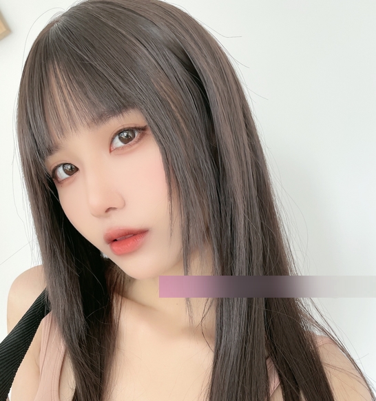 onlfyans系列-瑜伽垫上荧光棒自玩特辑