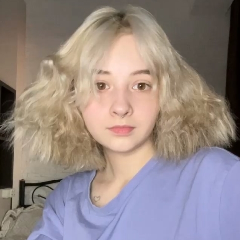 喜欢打扑克的女神《周于希》剧情定制视频