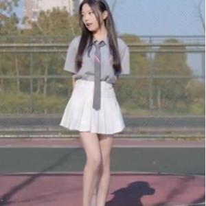 B站up主《欣小萌》满脸白色液体视频