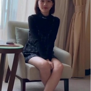 粉嫩00后大学生为了沉沦甘愿成为富二代玩物