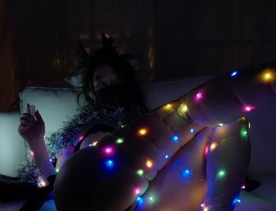 神秘洞穴探险：Nana在台北的LED灯之旅！（1小时10分）