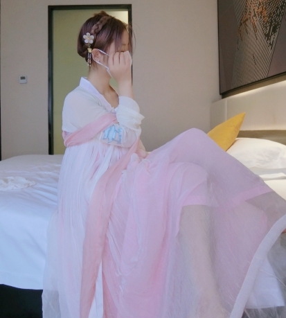 Twitter清纯反差女神（Luomei）