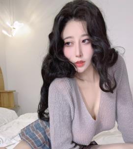 奈汐酱顶级颜值最新付费自拍视频素的短视频图集