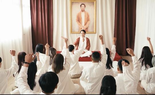 麻豆甜美周处除三嗨最新力作1V914M，教堂三人游