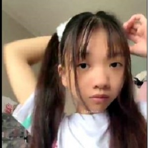 勇敢的小姑凉：素颜魅力视频2V1.7G