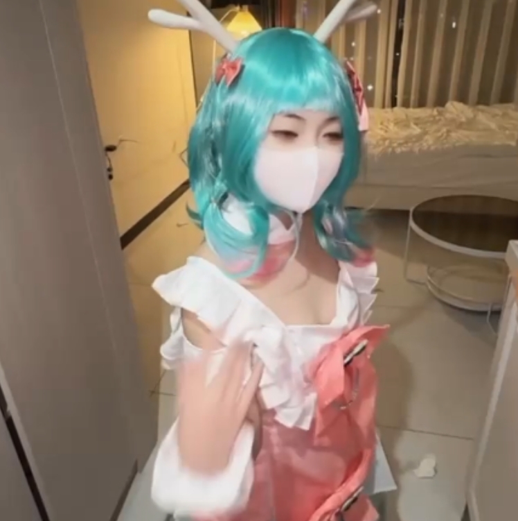 胖臀妹子91小奈最新合集46V14.8G,精彩cos秀