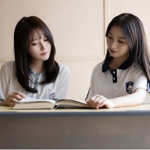 鱼子酱闺蜜大胆私拍杏子最新合集4V13.4G，百度收藏