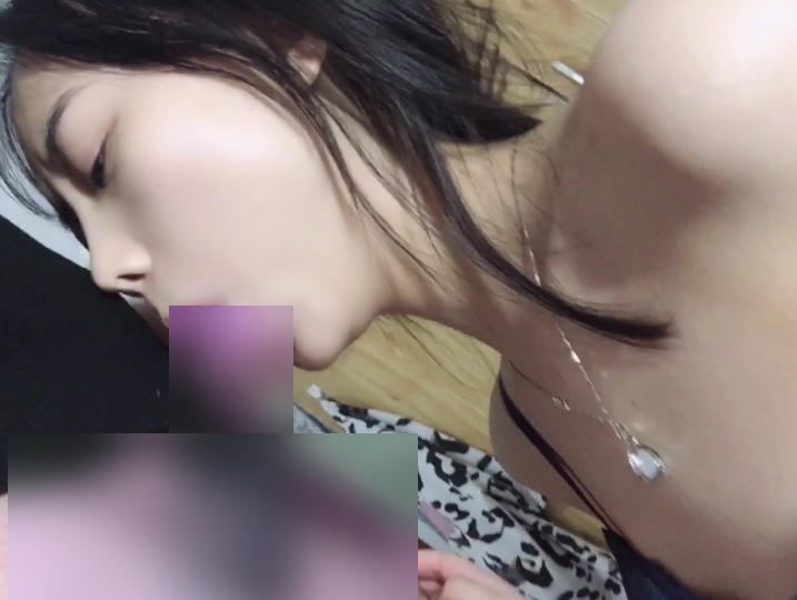 泄密百度云职场诱惑文员周末同事最新合集1V76M，工作生活微妙关系