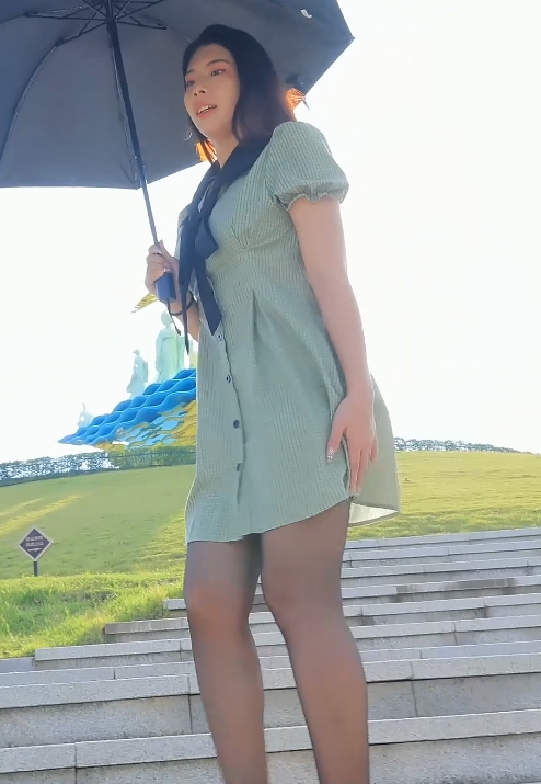 重磅转载百度盘户外女神静一最新合集1V2G，双层压缩链接永久有效