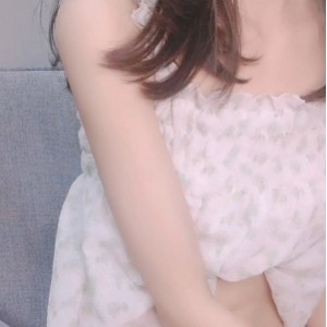 百度盘清纯大长腿美少女怡崽最新合集1V864M，站立推车打瞌睡