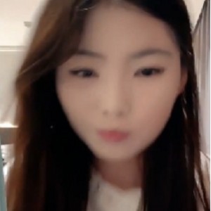 新晋反差嫩妹互动合集多人游V6.72G，闷骚眼镜小迷妹放飞自我