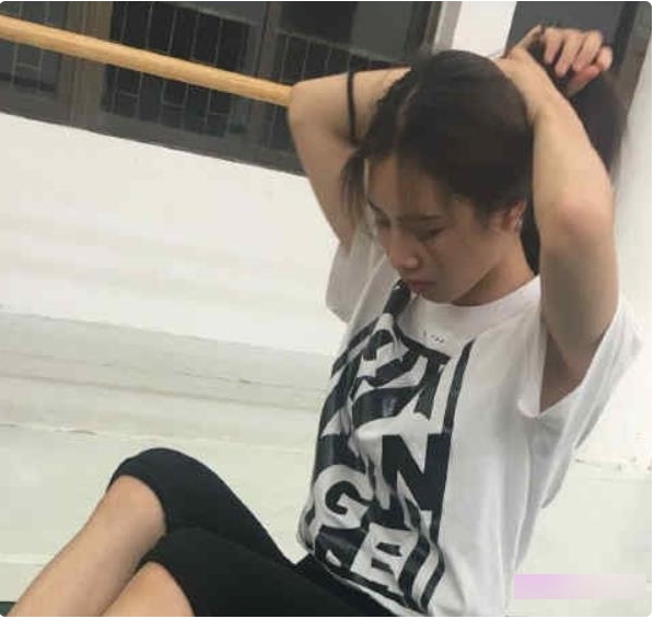 华裔大学萌妹清纯合集76V11.2G，真实素人自拍