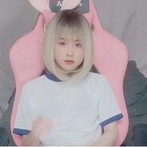 韩国OnlyFans可爱TSLua最新合集35V4.9G，荤素不忌互动风格