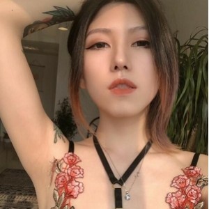 国模某推妩媚霸气纹身御姐最新合集16V9.2G，火释放选