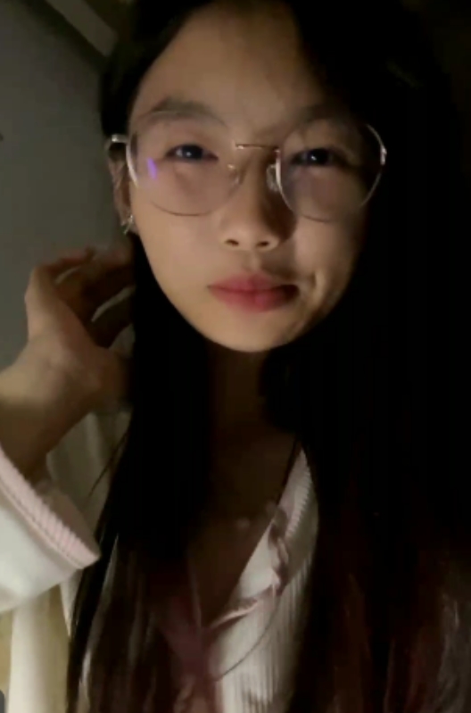 百度眼镜学妹十四诗宿舍直播合集138部118.8G，收藏604