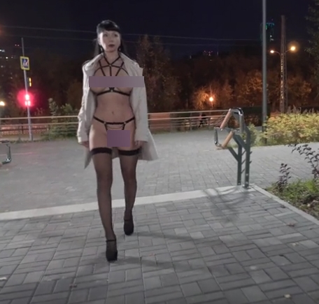 某推naughtylada欧美熟女33V6.5G公共场合太感觉