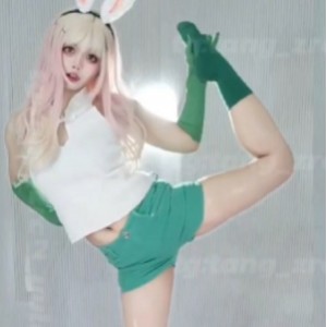 抖音欣小萌香艳热舞剪辑33部170M绝密视角