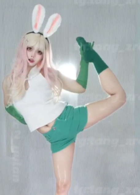 抖音欣小萌香艳热舞剪辑33部170M绝密视角