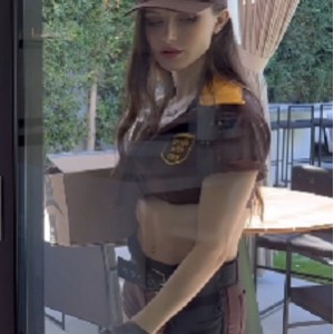 lucymochi推特留学生合集女同3部5.23G优质白嫩