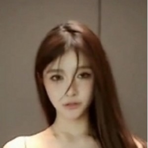 清纯校花晴子兔微密圈资源195图15V747MB