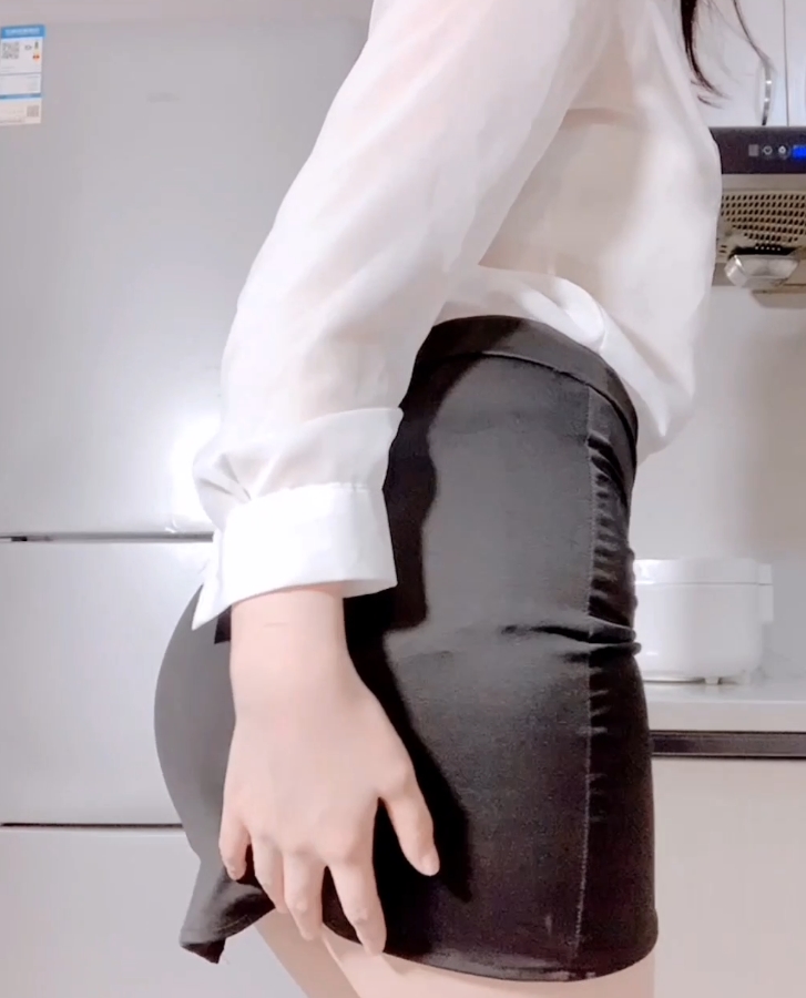 月月酱肤白细腰合集88部49.7G里有无水印