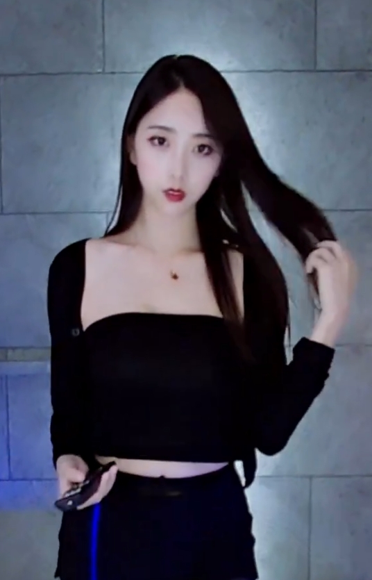 舞蹈合集林软软虎牙热门直播902v143g丰盈版