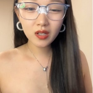 妹子叭嗦INS眼镜御姐合集57部48.6G太骚气