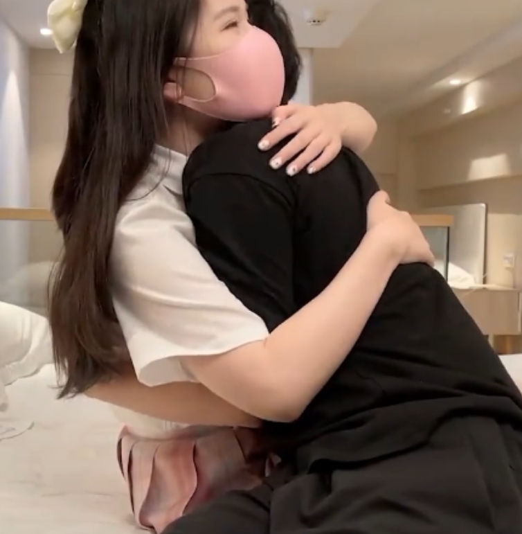 推特狐不妖38部30G合集「白领黑丝办公桌.傣楼湿发」lo裙浴室水珠大腿收藏932