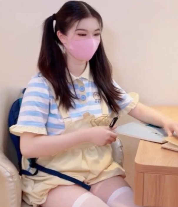 推特狐不妖38部30G合集「白领黑丝办公桌.傣楼湿发」lo裙浴室水珠大腿收藏932