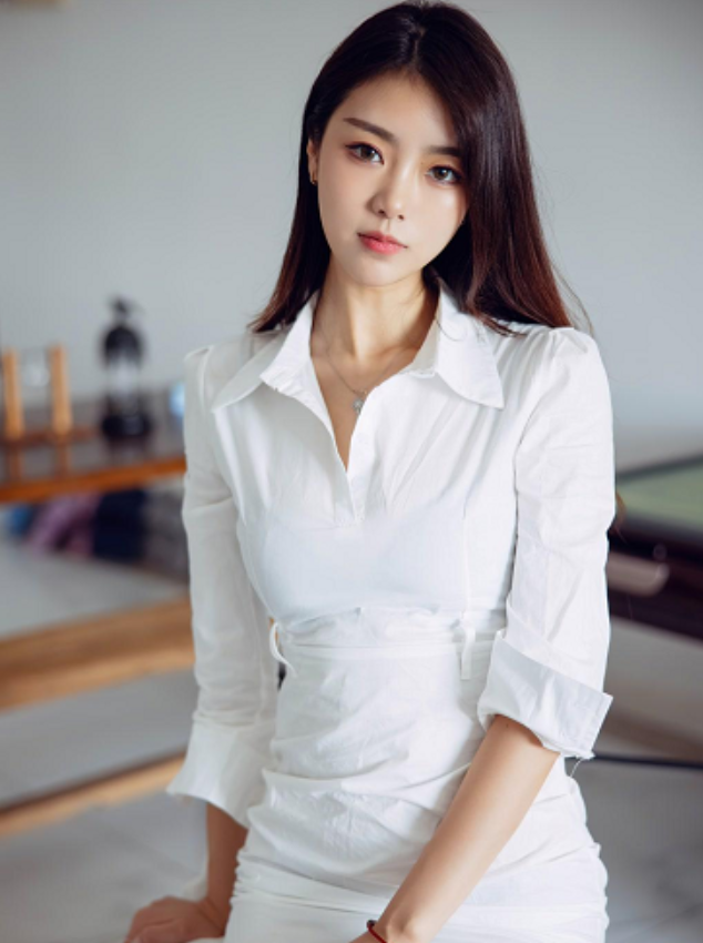 秀人网可乐Vicky全系列75套私房美图35G流鼻血