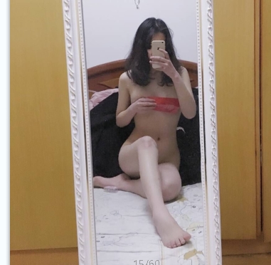 软软的露西推特纯欲天花板4V合集122M绝版珍藏