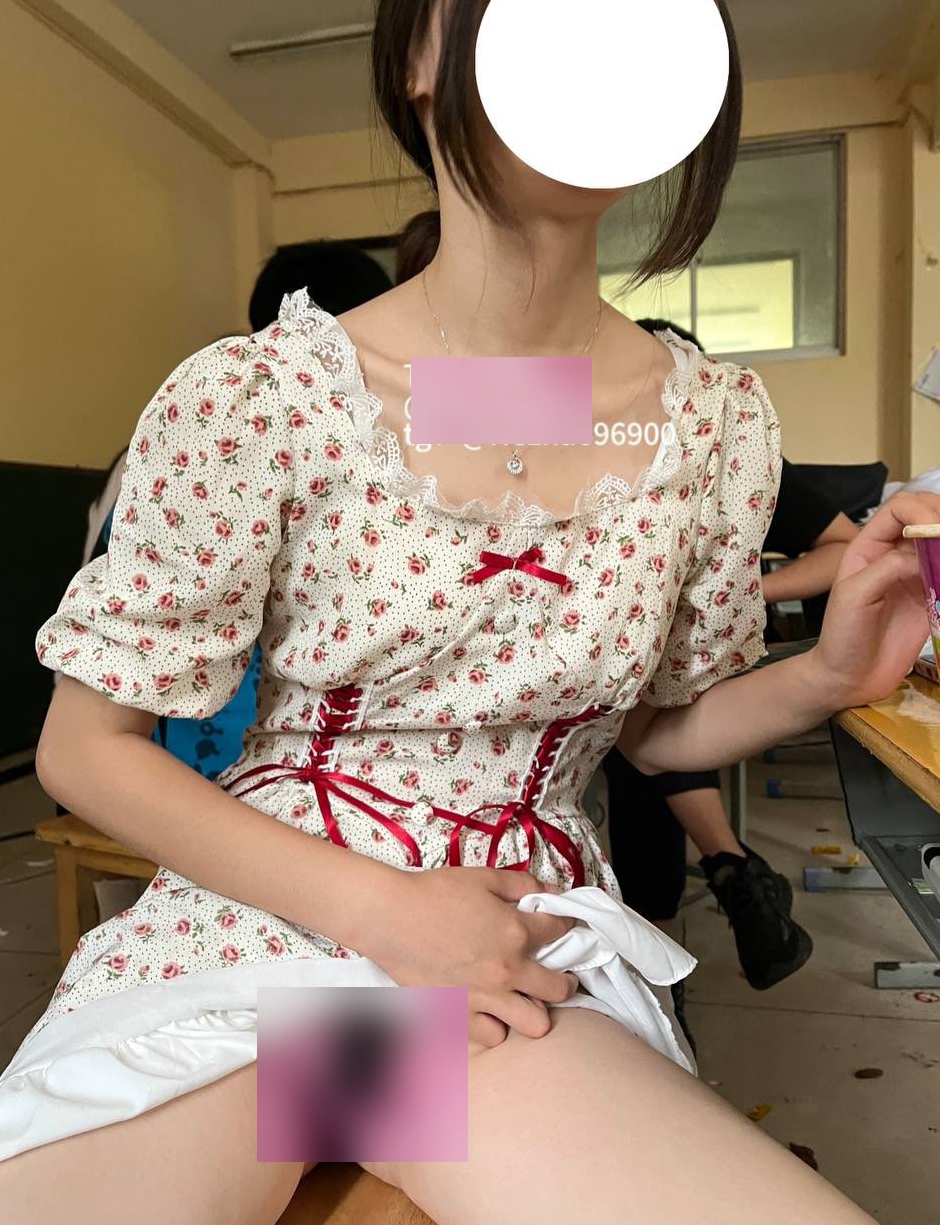 INS哪吒爱展示私房合集100V3.62G蜜桃臀太顶了