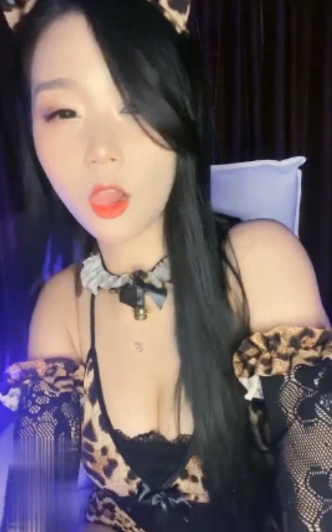 快手辣条388元热舞合集33V丰满腰臀