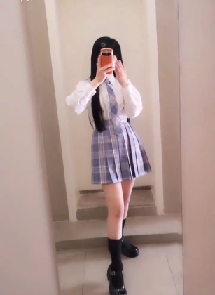 抖音紫米粥00后大队长热舞合集54部2.7G太顶了