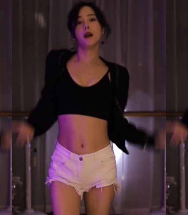 王筱沫沫B站热舞合集10部3.6G蜜桃臀