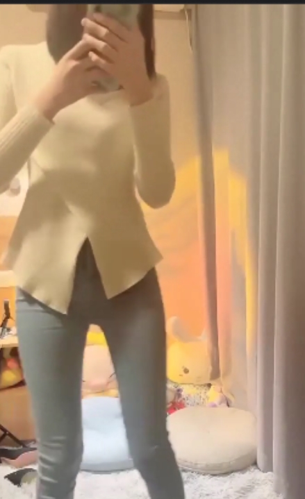 QQ糖高颜值闺蜜掰神秘处双人游戏1V918M无保留合集