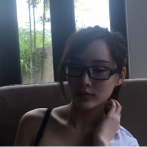 尤蜜荟葛征热舞表演17套23G车灯晃眼