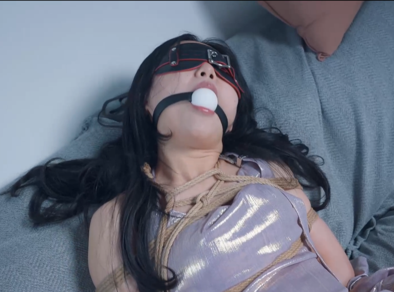 绳艺悠米顶级户外私拍69V/74.1G