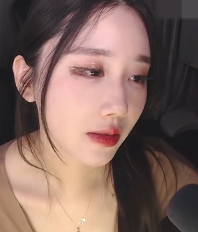 直播界轩子巨2兔泳装福利1v3.5g纯欲天花板