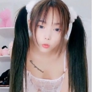 推特清纯系樱酱日常视频18部3.62G伪素颜