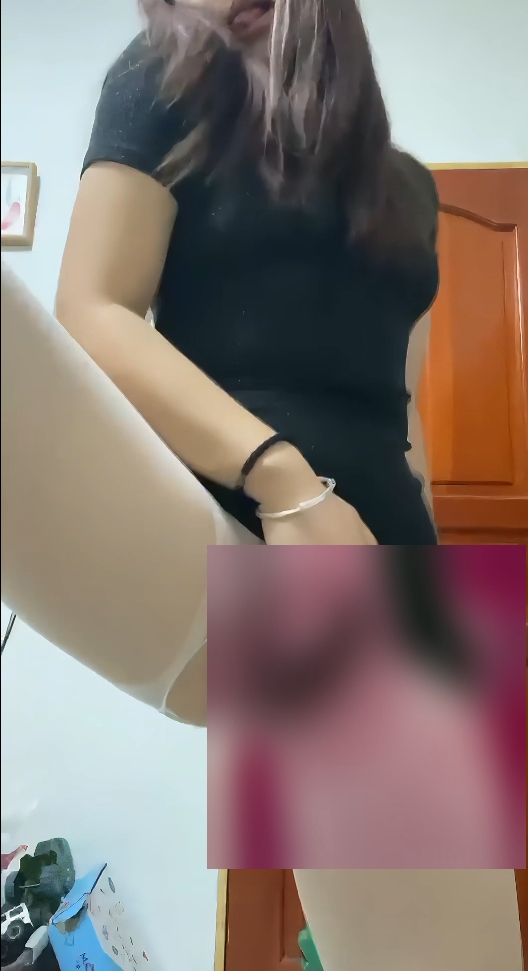 快手眼镜少妇互动1v深夜福利698MB