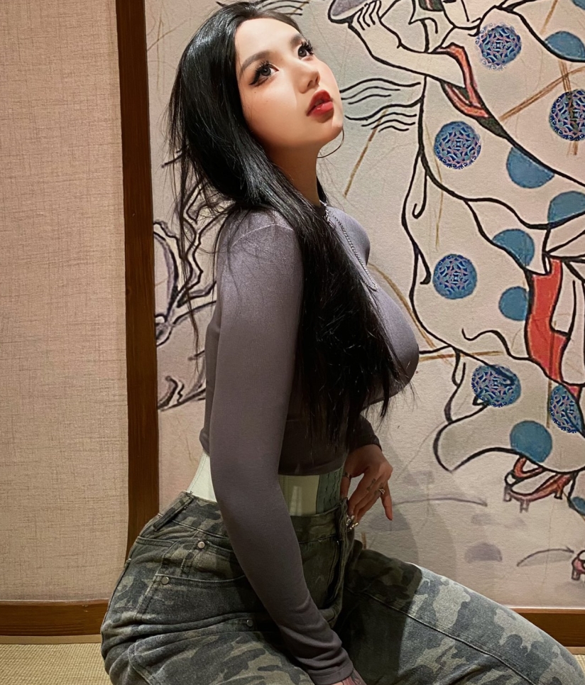 推特Chloe户外私拍78部16.4G蜜桃曲线太顶了