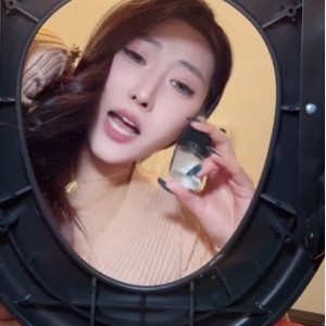 娩娩婏婏超感觉香水马桶视角玩物直播1部400MB