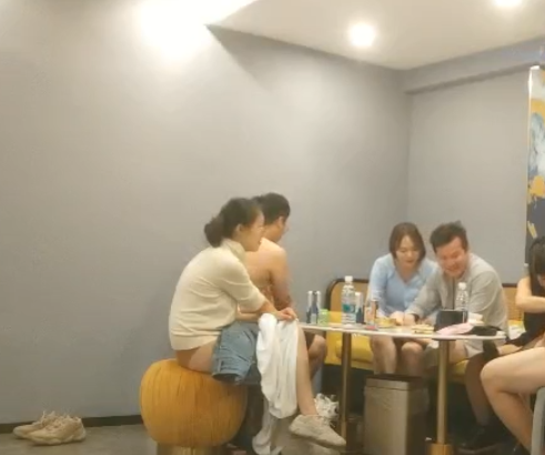 酒店门三人行换人合集88V69G绝密展示