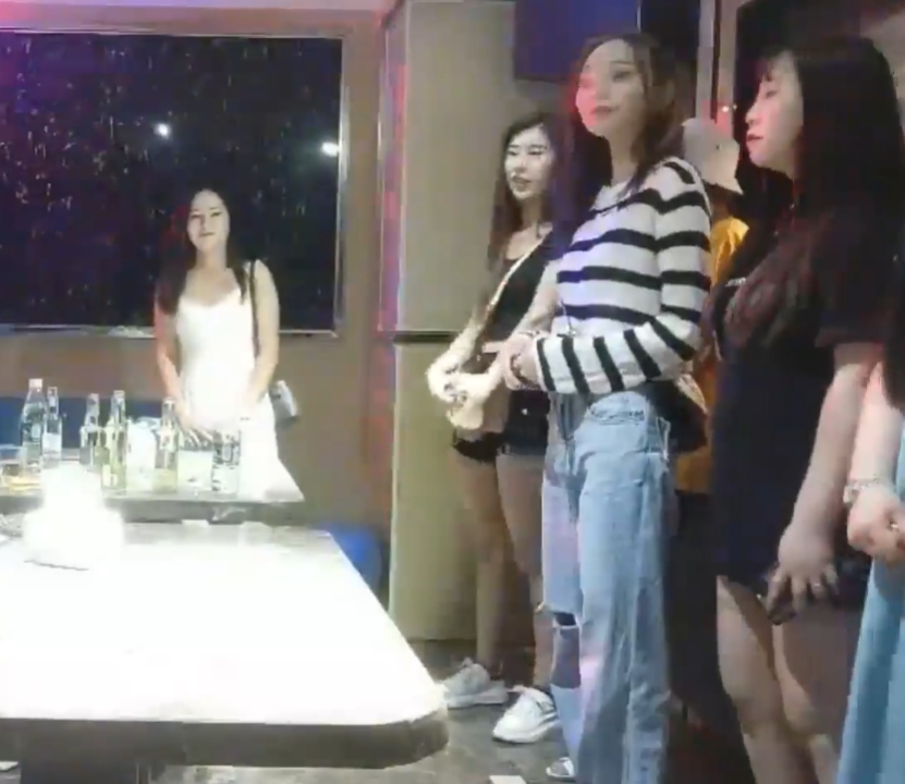 KTV乱来探花系列合集歌厅197部133G感觉