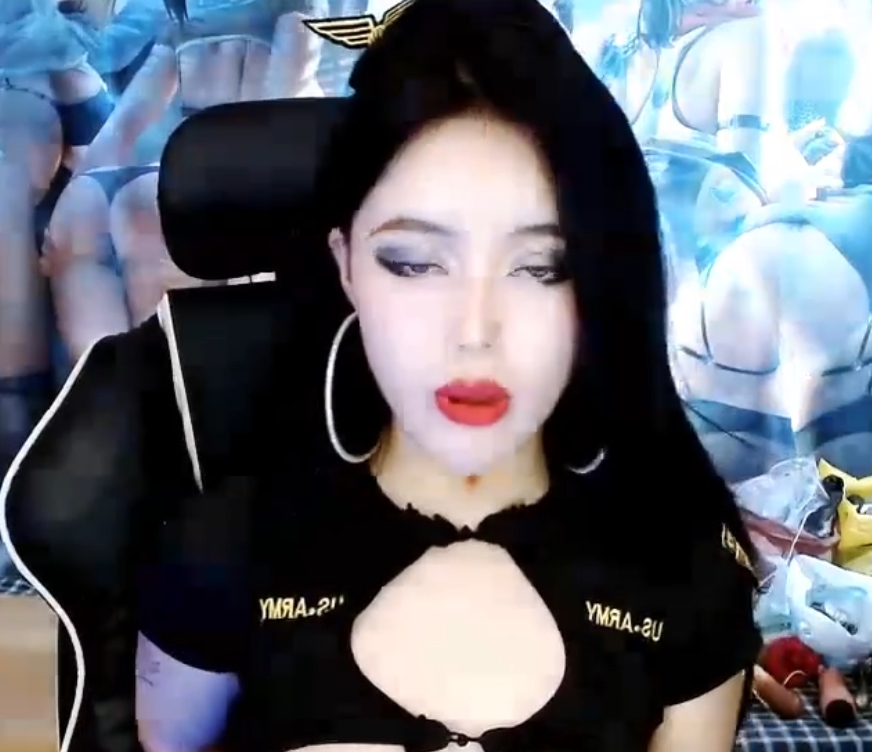 火辣REAOWNA御姐视频推特13部11.6G丰满