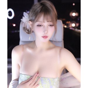 蜜桃热舞Minana呀5月29日抖魂合集1V17G湿身炸房